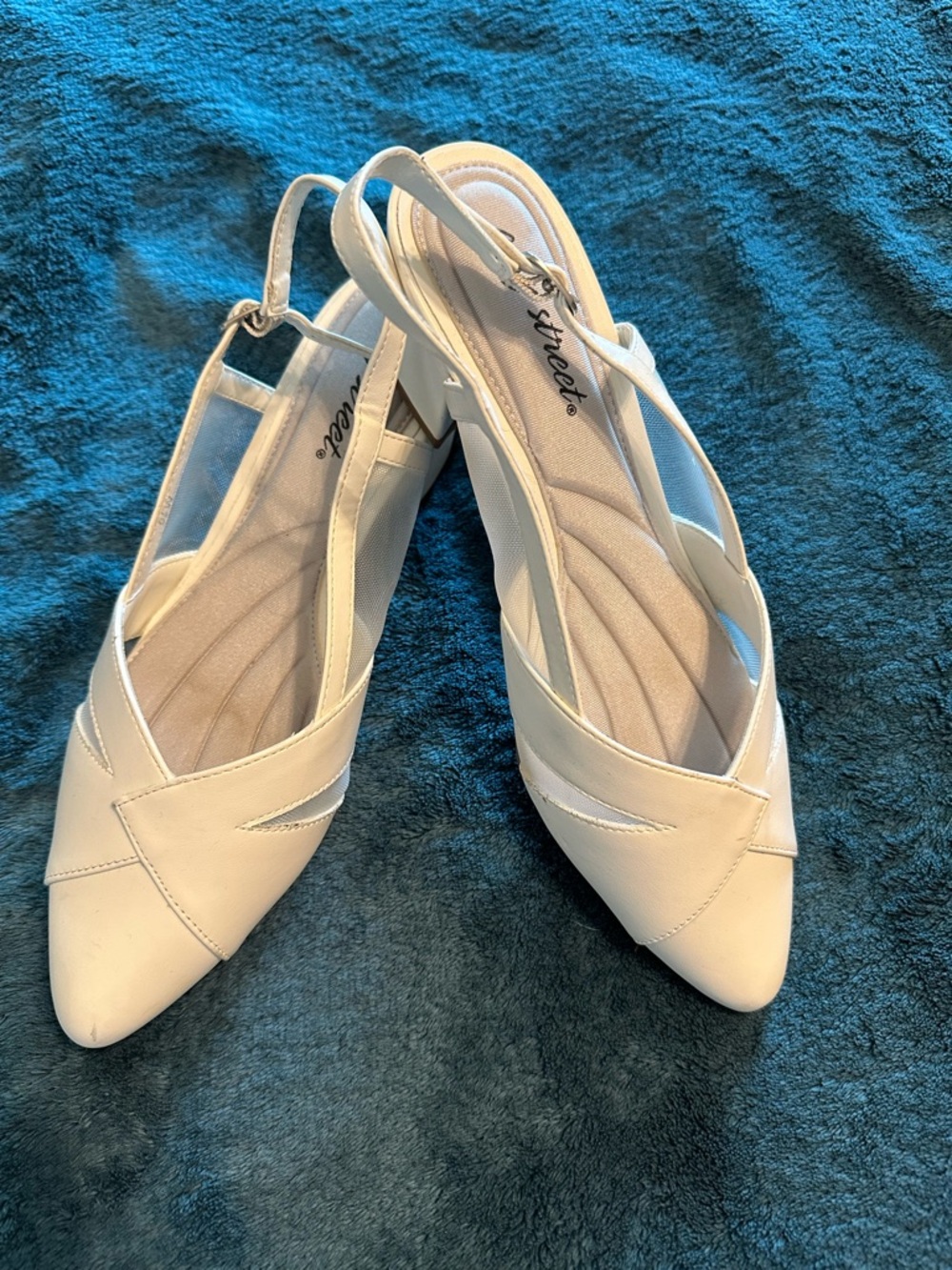 easy street Cream Pointed-Toe Slingback Mules
